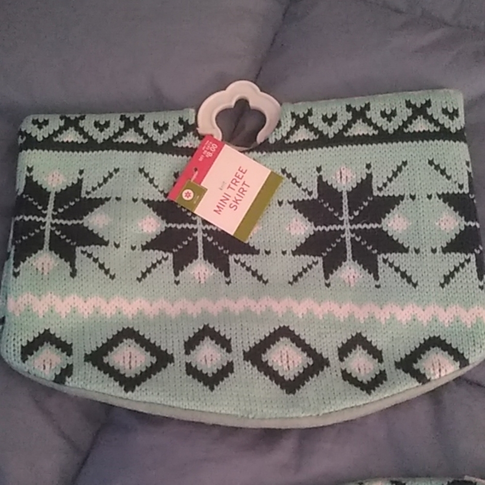 2 Mimi Tree Skirt